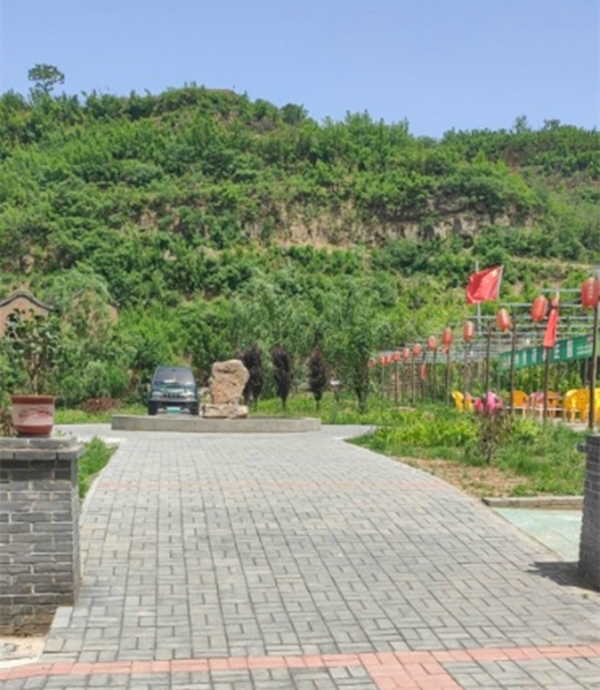 宜阳县锦屏镇山底村的透水砖施工效果展示
